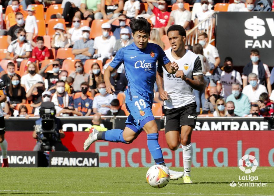  Kang In Lee en Mestalla ante el Valencia CF
