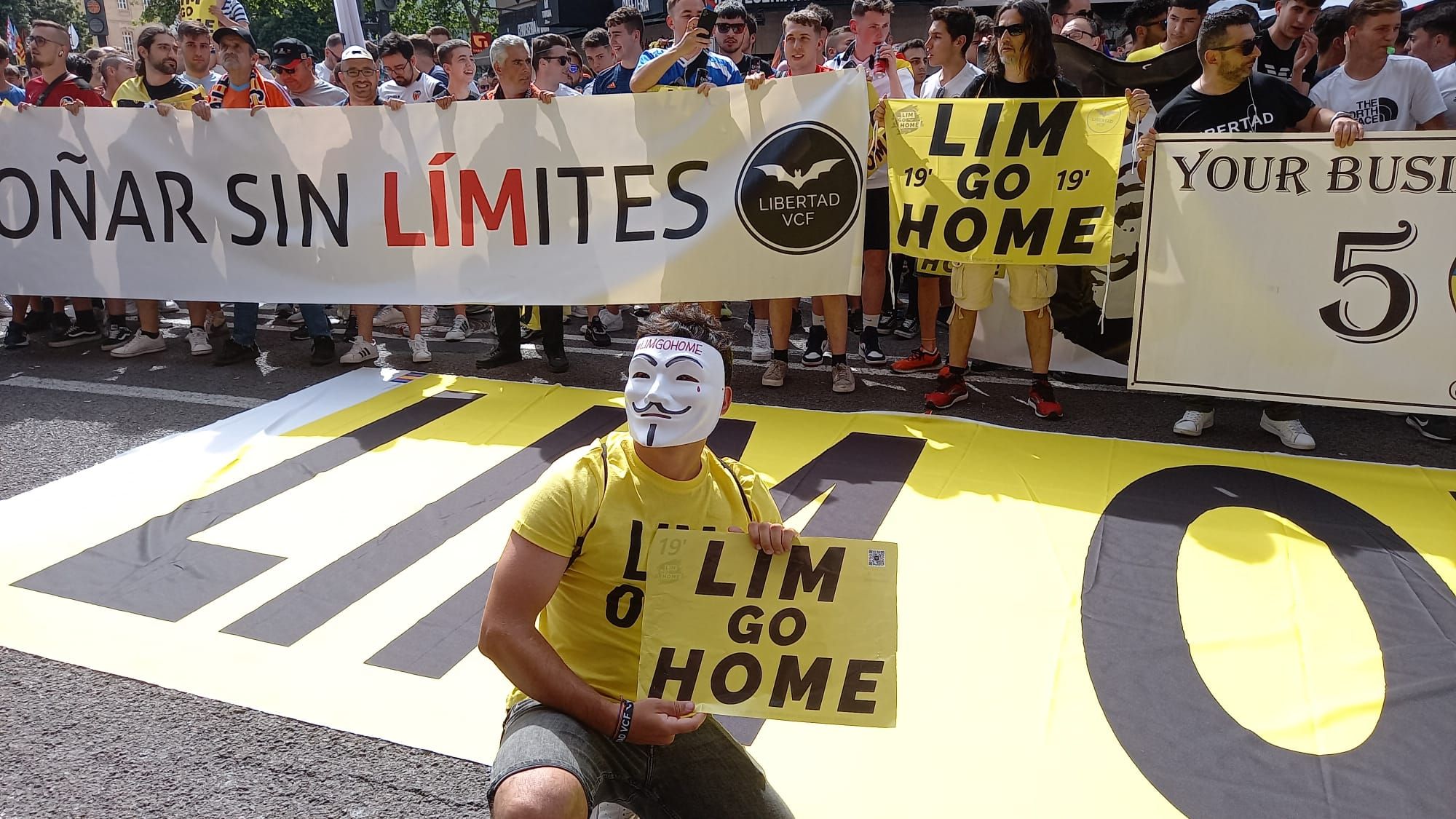 Manifestación contra Peter Lim, Meriton y Anil Murthy