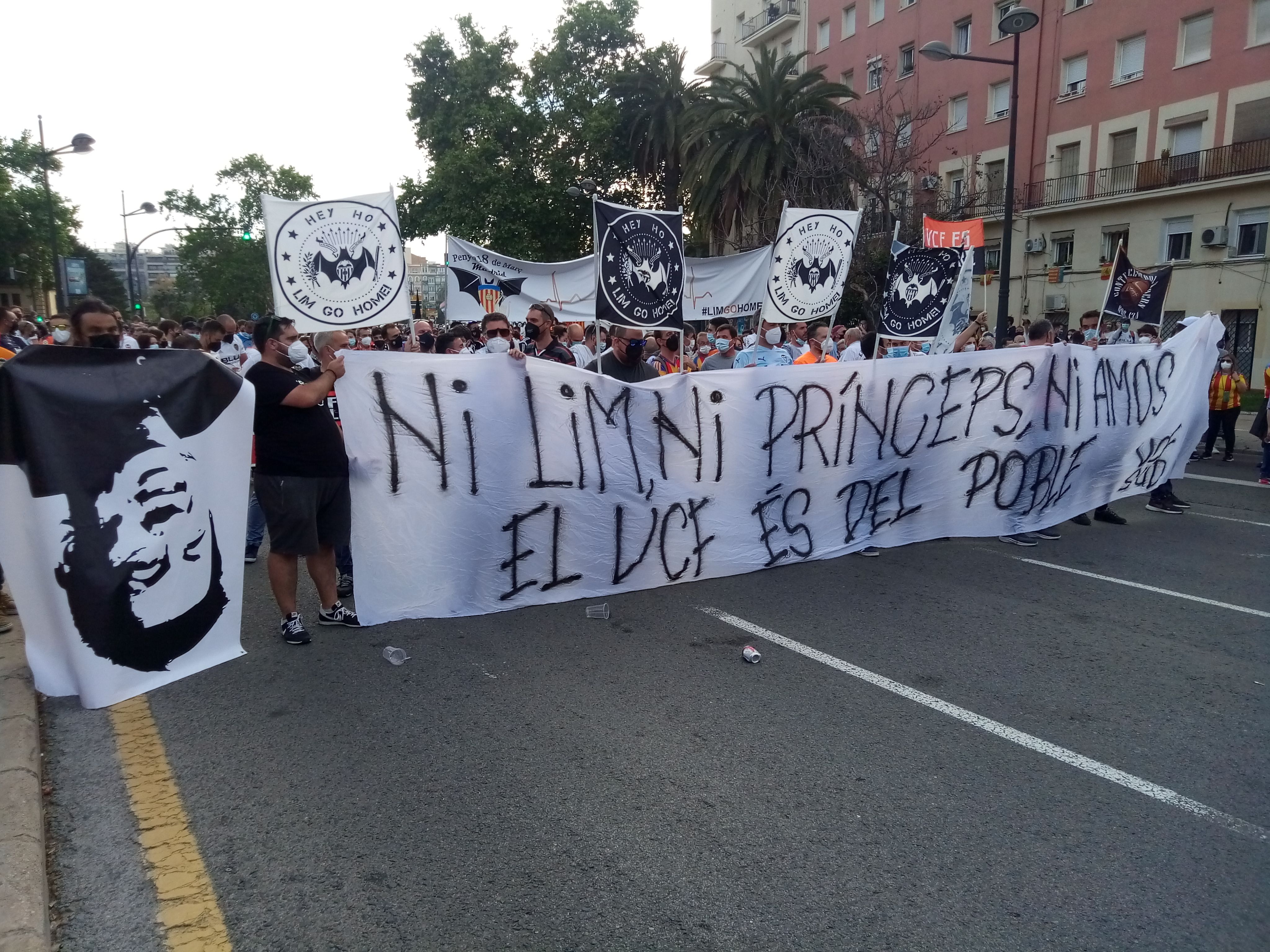 Manifestación de Protesta contra Peter Lim