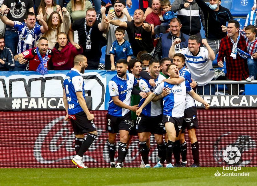  Manu Vallejo no falla: primera titularidad y primer gol