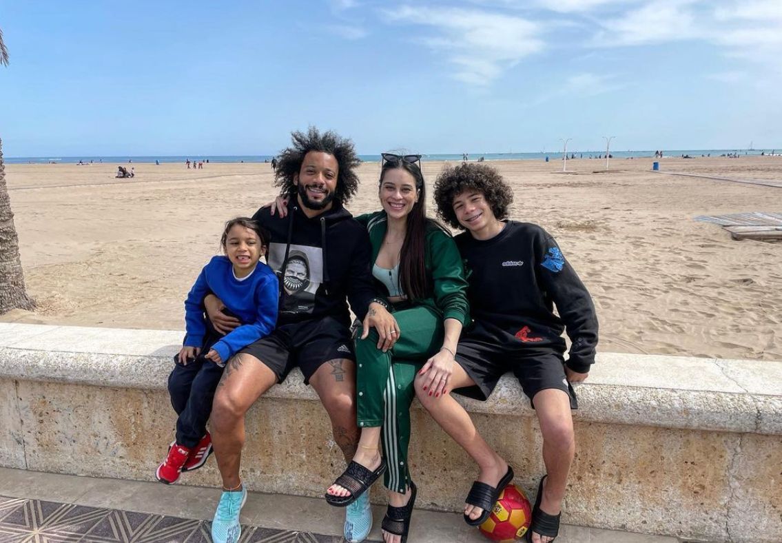 Marcelo, junto a su familia en la Playa de la Malvarrosa.