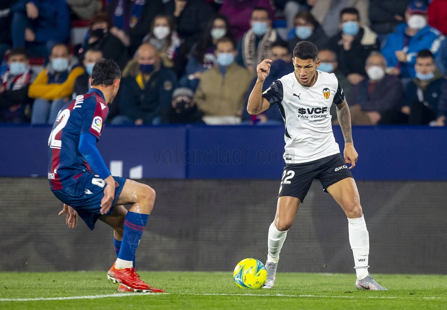 Marcos André ante el Levante