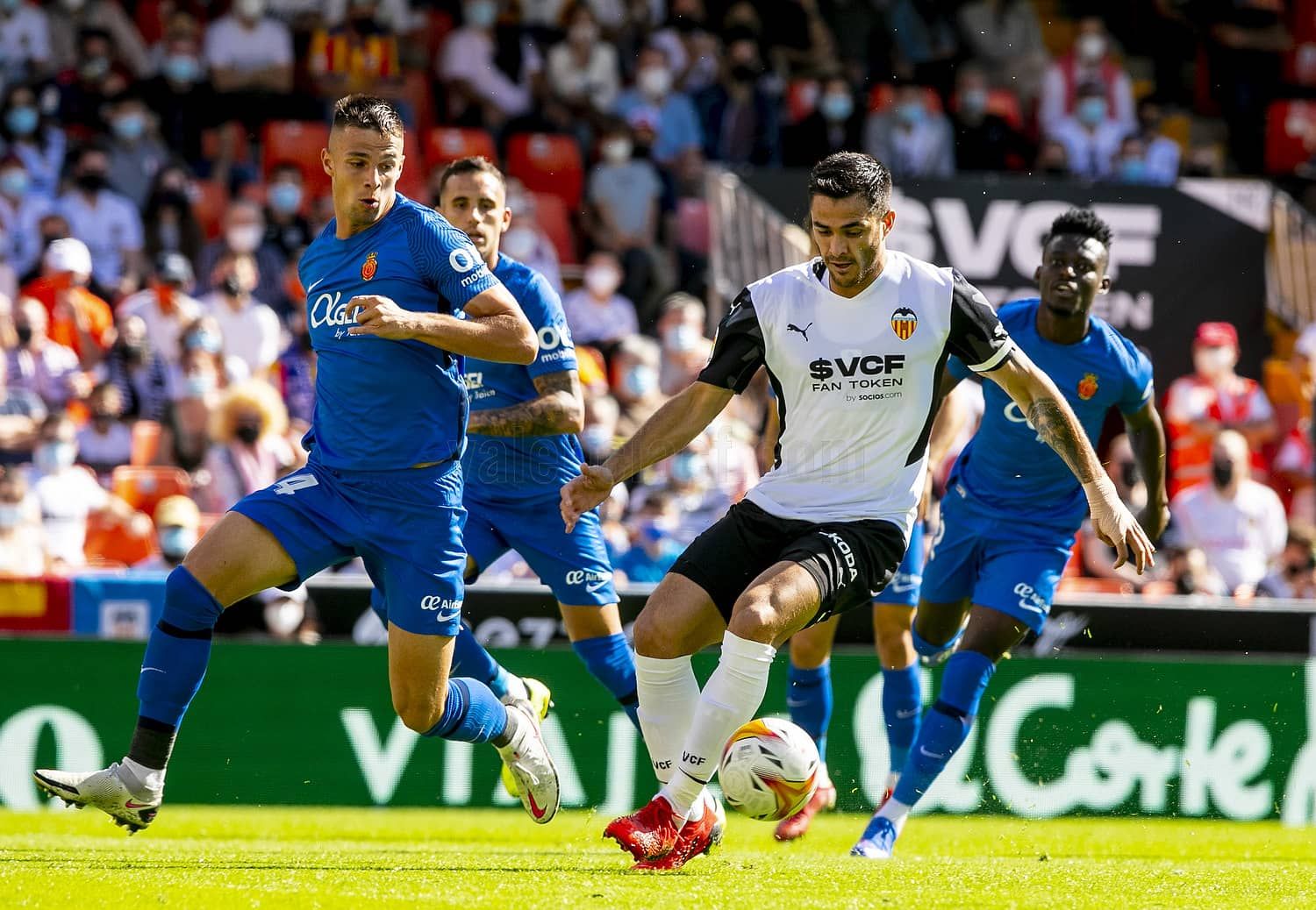  Maxi Gómez ante el Mallorca