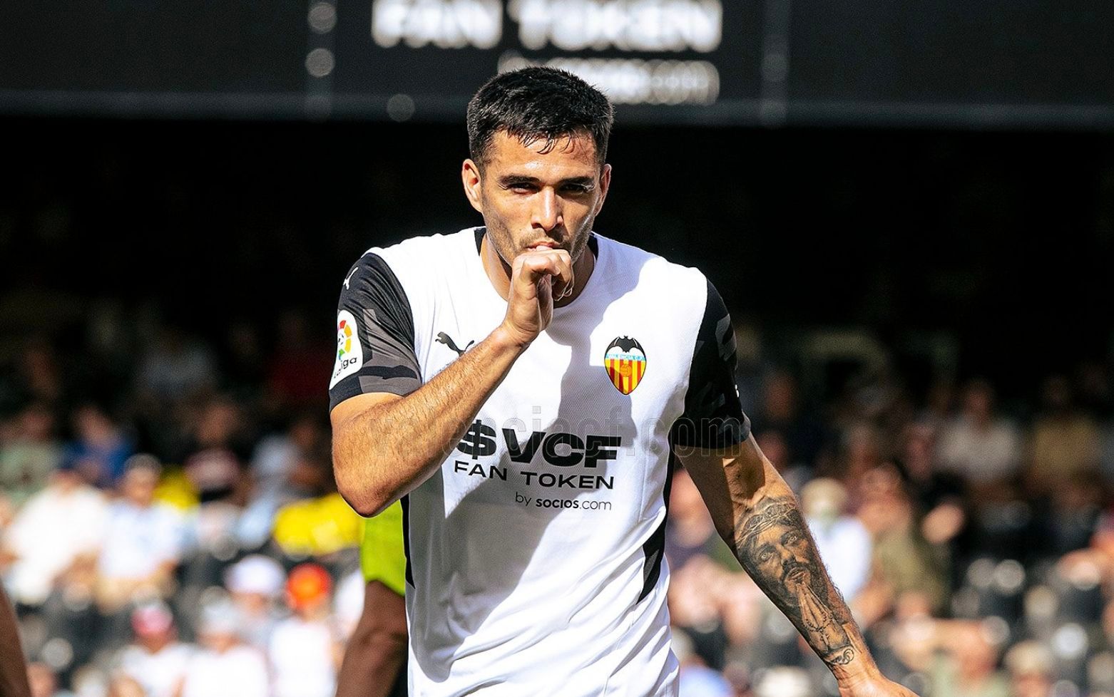  Maxi Gómez celebra el 1-0 del Valencia CF contra el Celta de Vigo