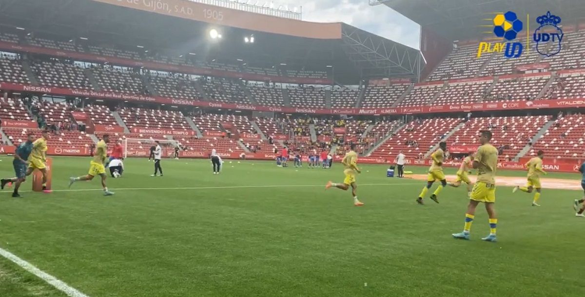  El Molinón, vacío, antes del arranque del Sporting-Las Palmas