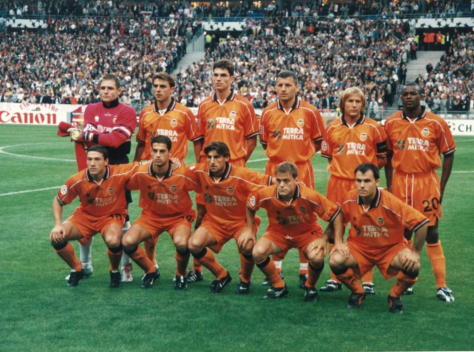  Once titular del Valencia CF en la final de la Champions de París