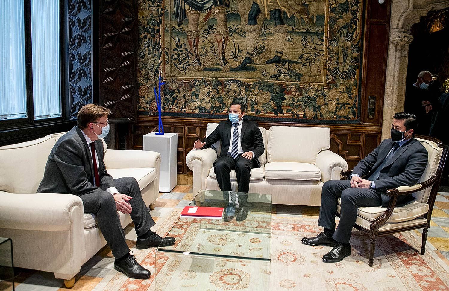  Reunión Ximo Puig, Anil Murthy y Joey Lim