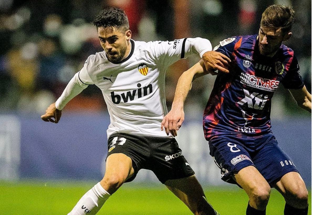  Sobrino ante el Yeclano