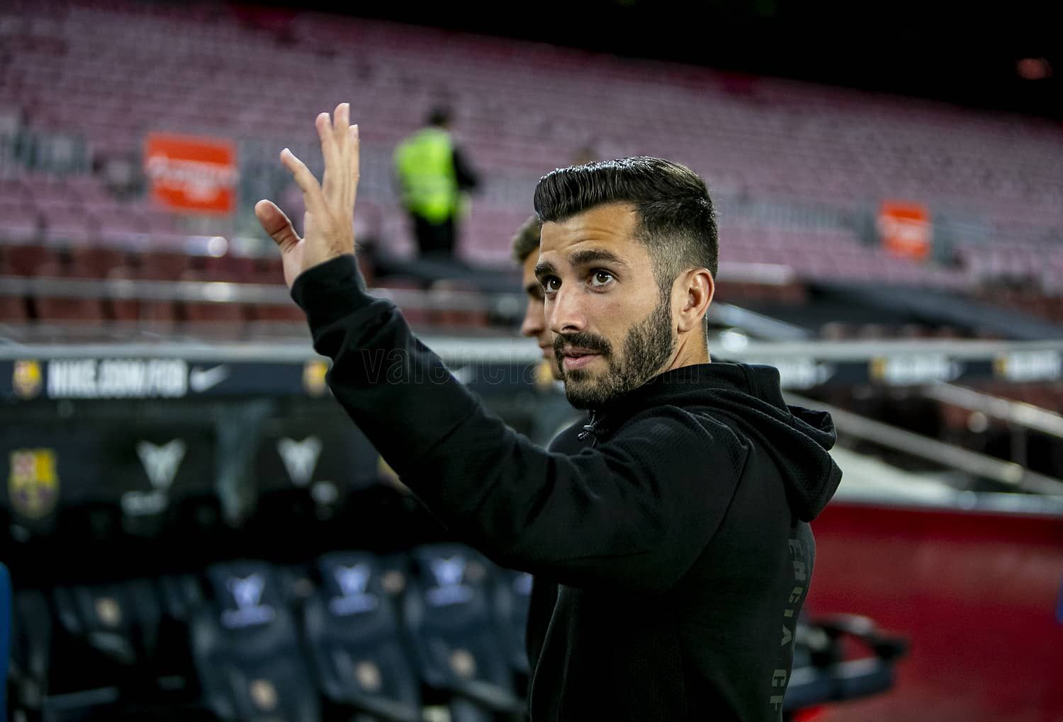 Soler y Gayà comandan el once titular del Valencia CF en el Camp Nou