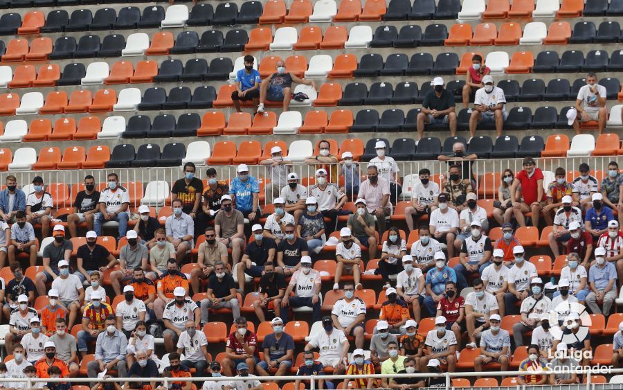  La afición del Valencia durante el Valencia-Athletic en Mestalla
