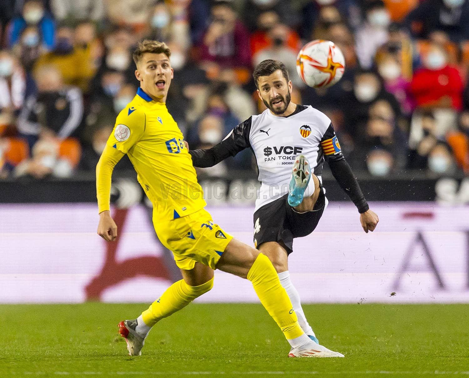 Gayà, en el Valencia-Cádiz