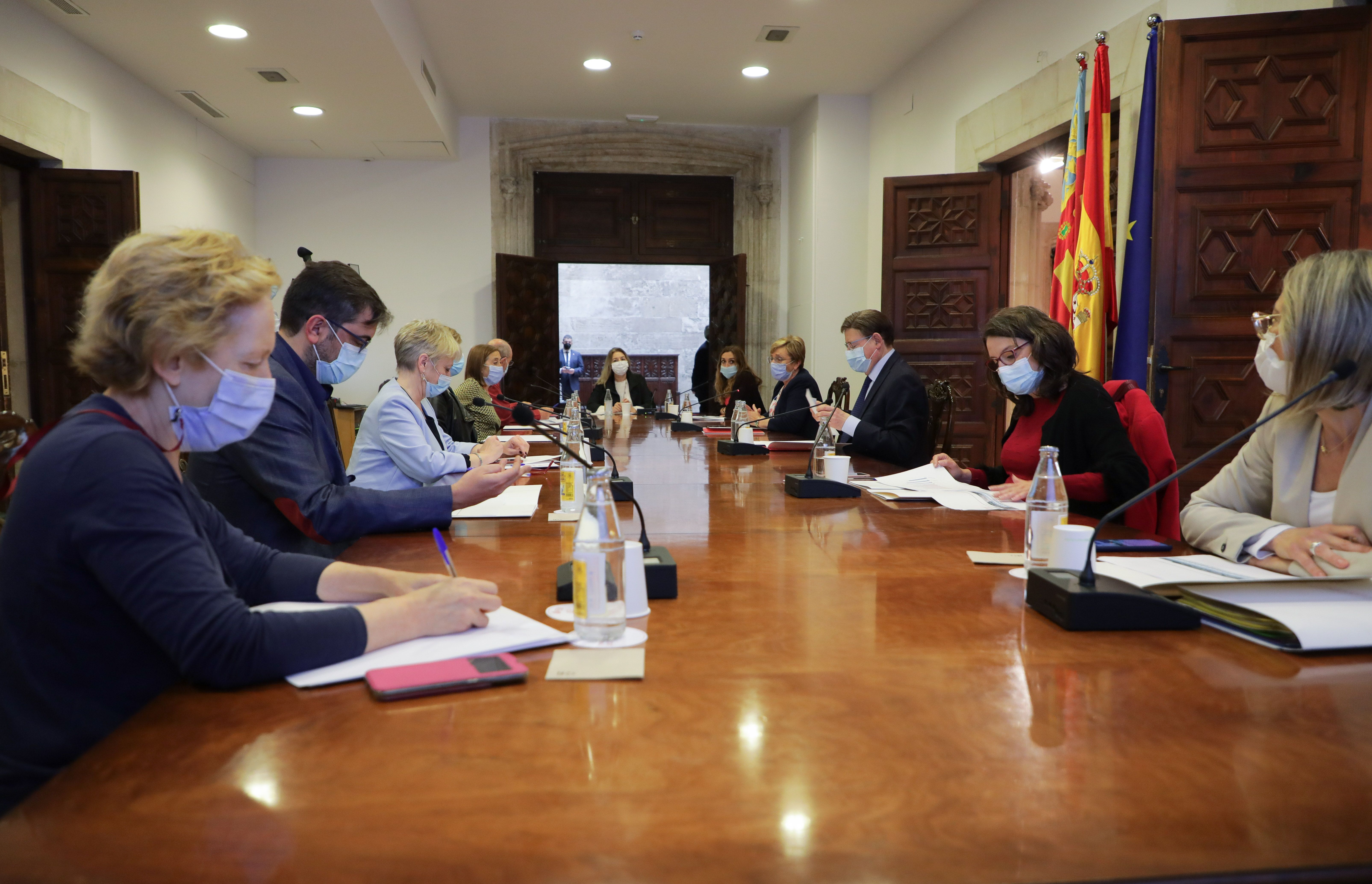  Ximo Puig y Ana Barceló sobre vacunación