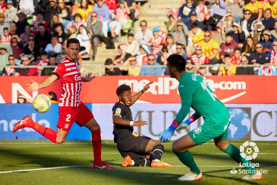  Yunus ante el Girona.