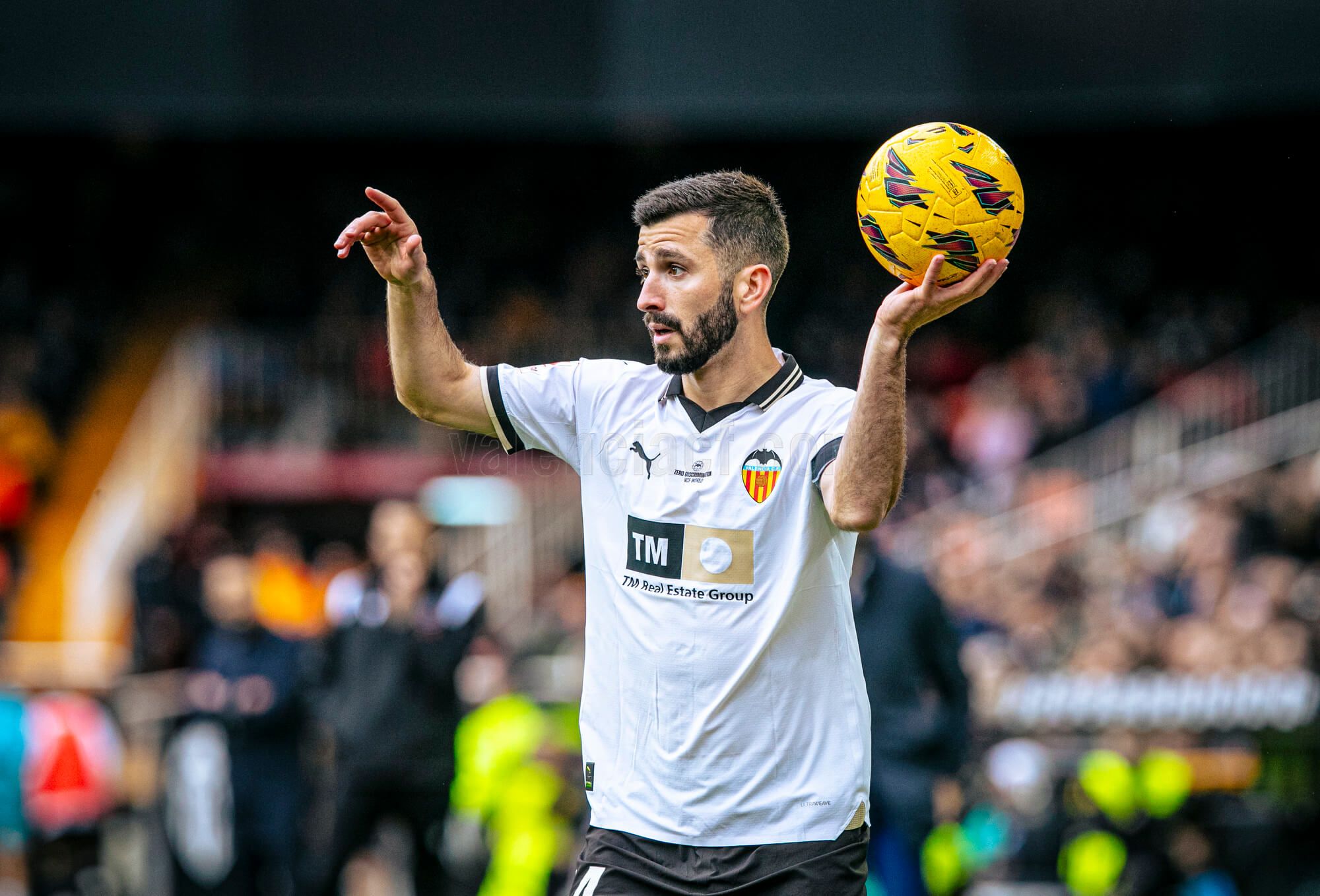 Gayà saca de banda en el Valencia CF