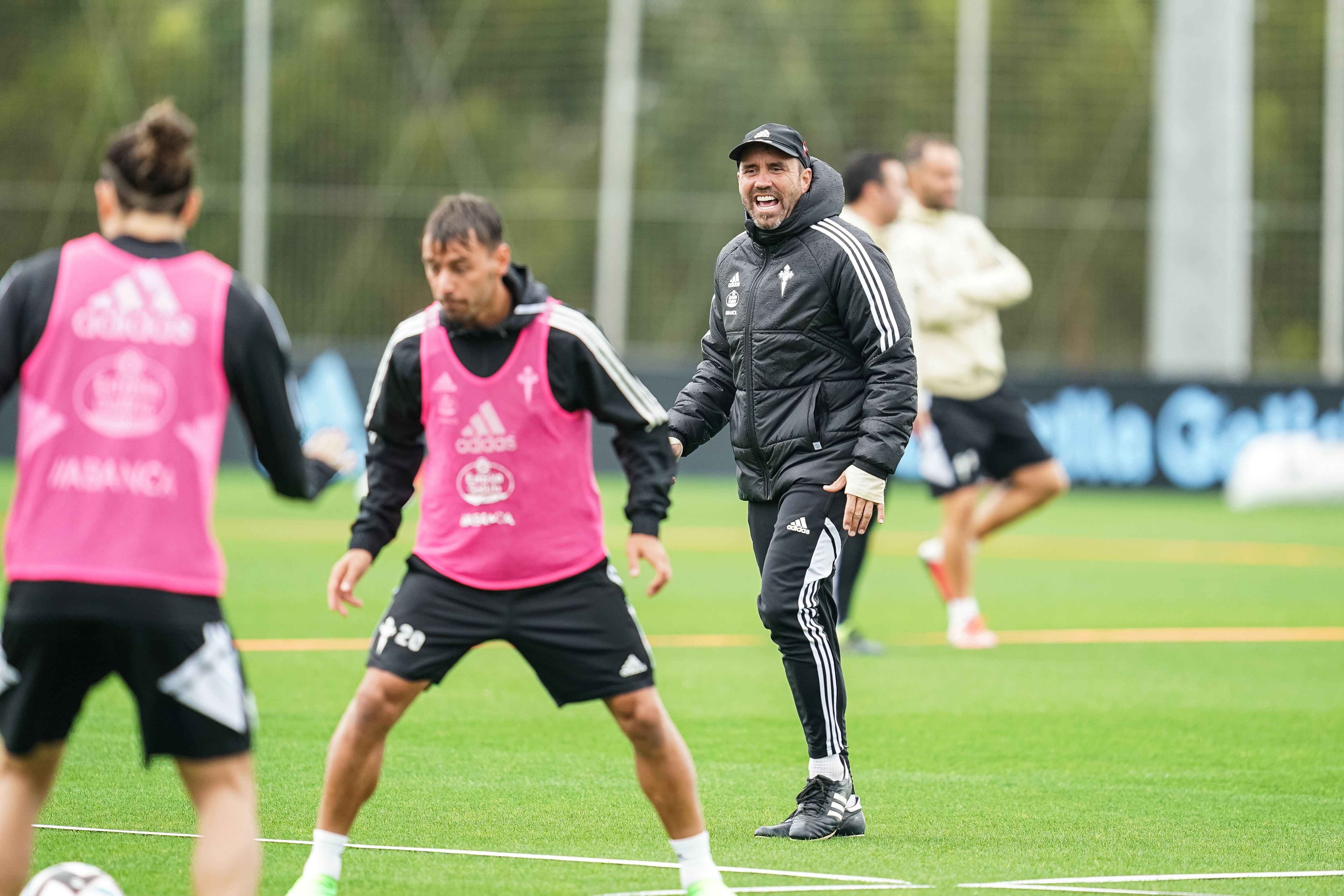  Coudet dando instrucciones en Afouteza.