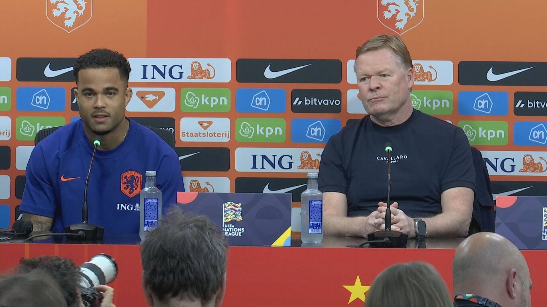  Kluivert y Koeman en rueda de prensa (ElDesmarque)