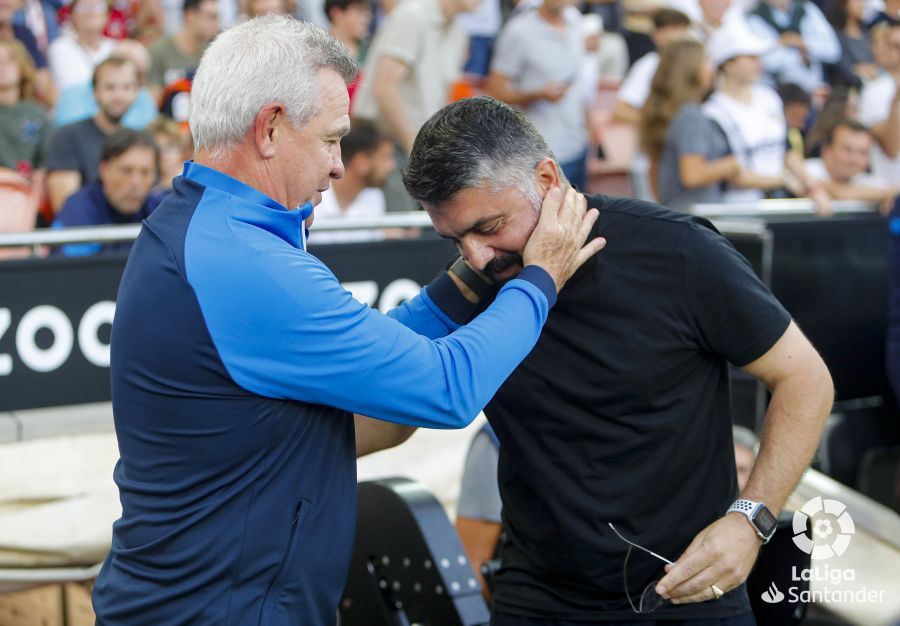  Gattuso y Aguirre se saludan antes del Valencia-Mallorca.