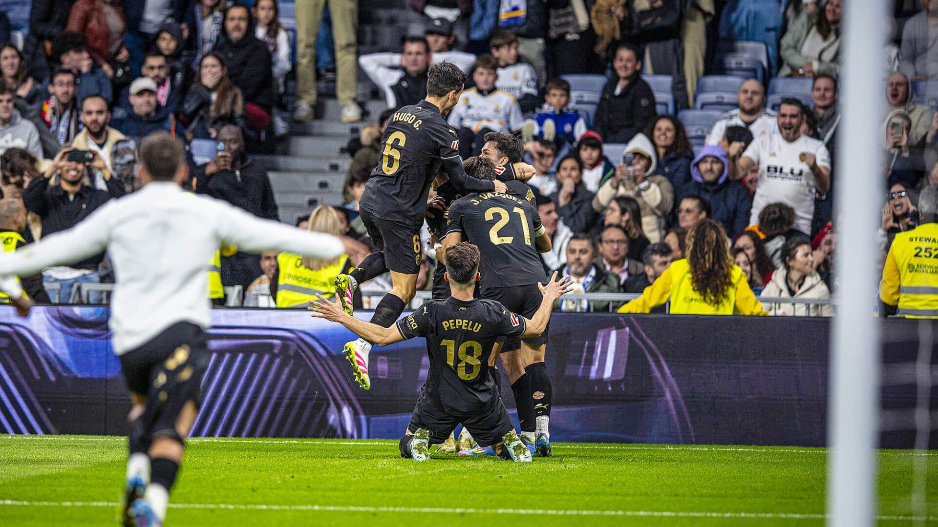 Alegría de gol del Valencia CF en el Bernabéu ¿Puede ir a Europa se pregunta la afición?