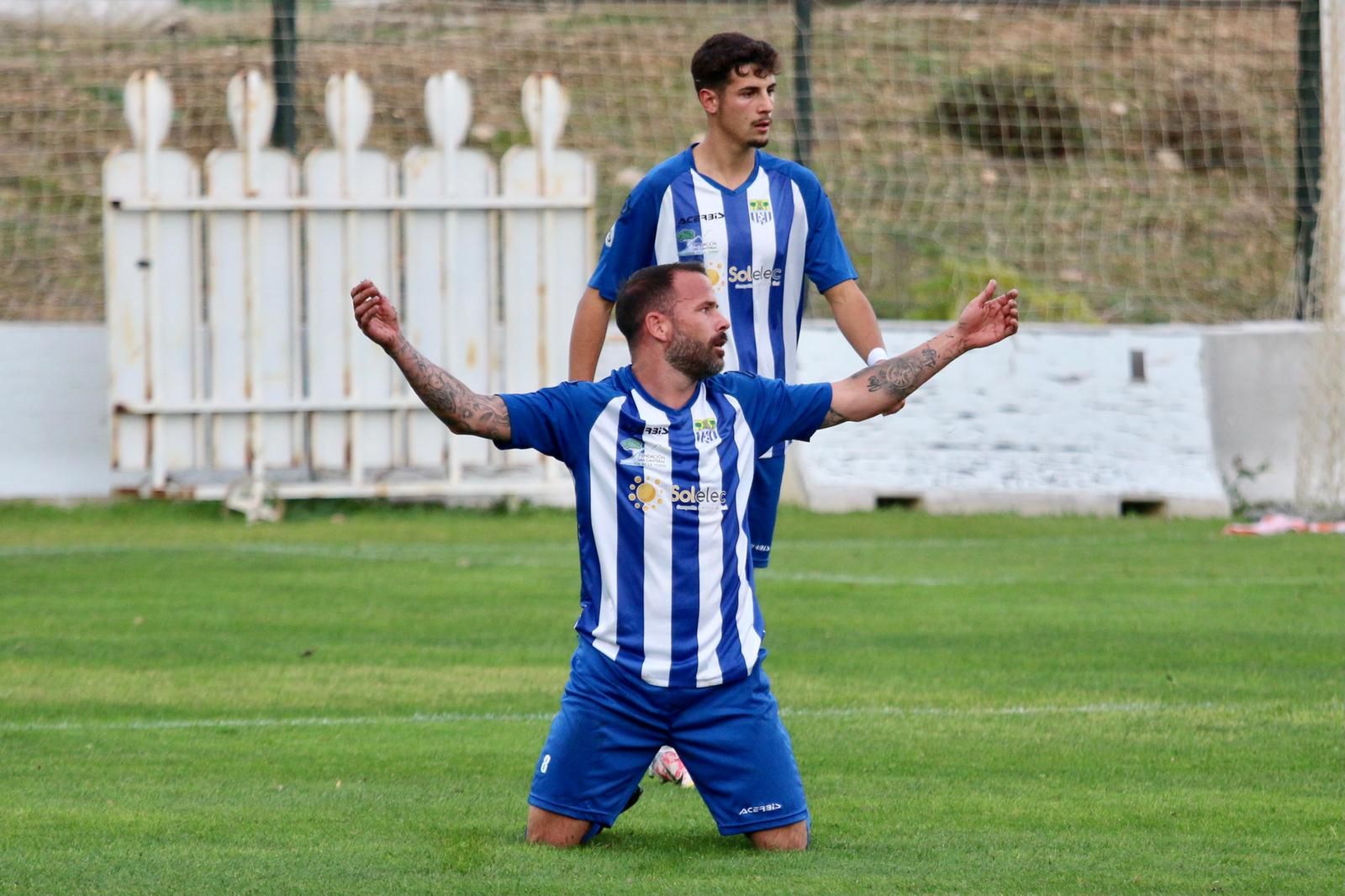  Apoño, aún en activo, apoya a Gattuso.
