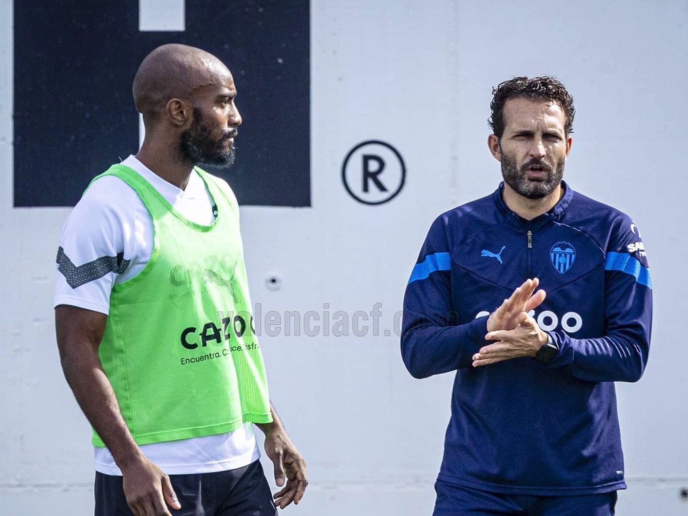  Baraja, entrenador del Valencia CF, con Foulquier