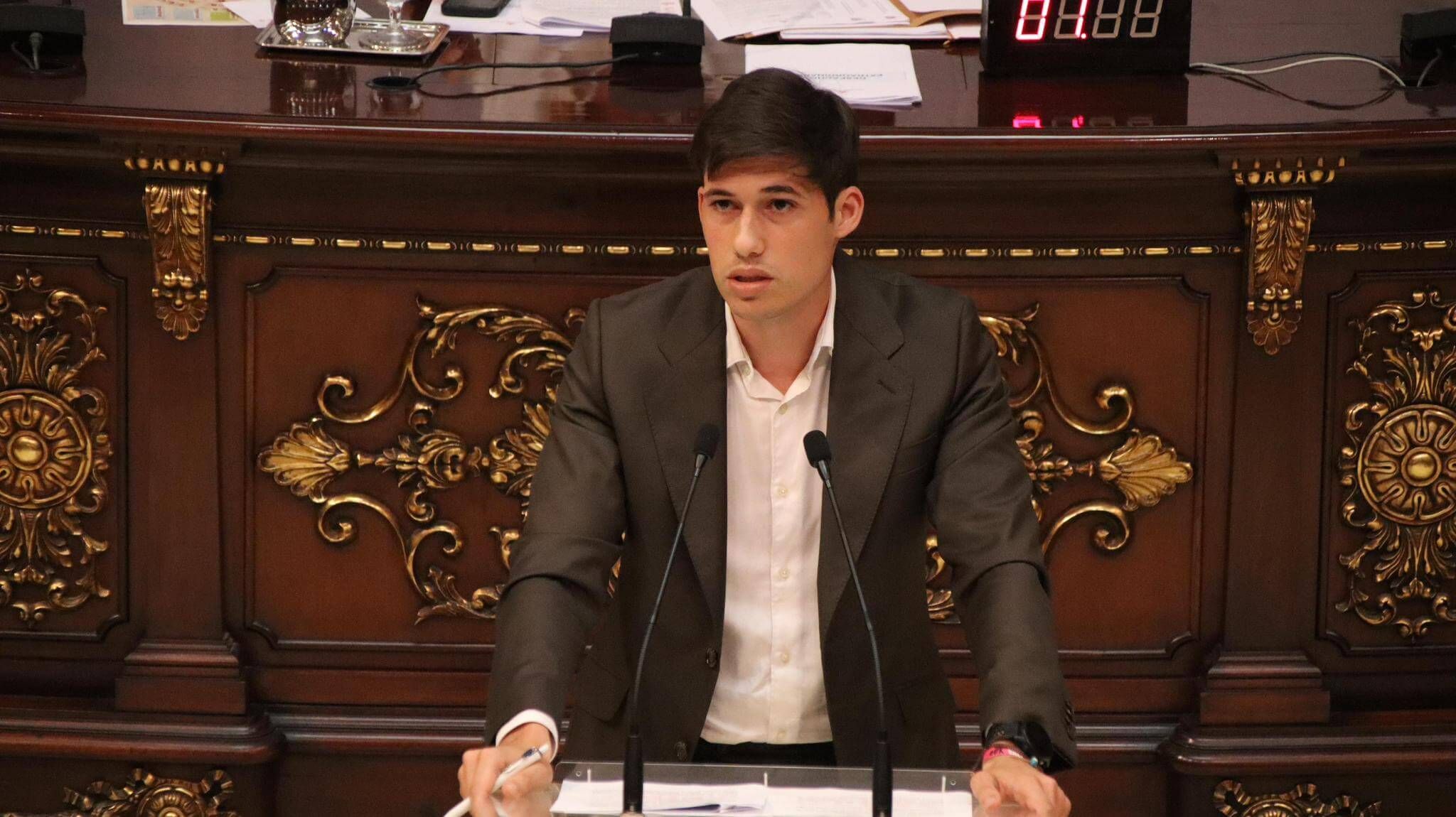 Borja Sanjuán habla en el pleno sobre la moción por el Nou Mestalla