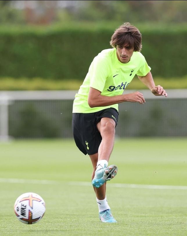 Bryan Gil vuelve al Tottenham Hotspur tras su cesión en el Valencia