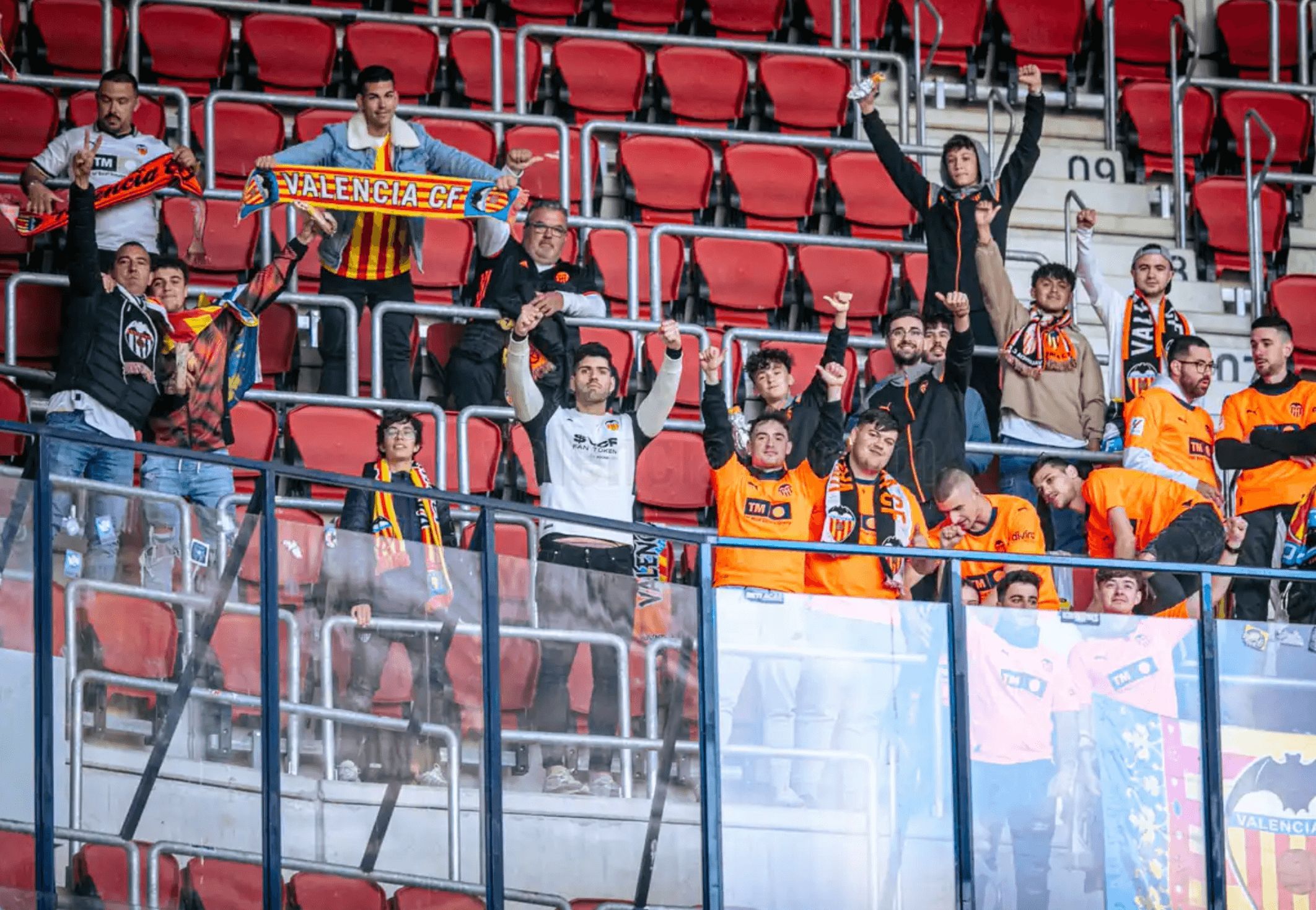  Aficionados del Valencia CF fuera de casa