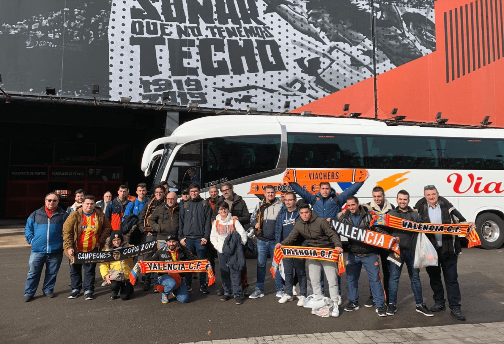  Aficionados del Valencia CF fuera de casa