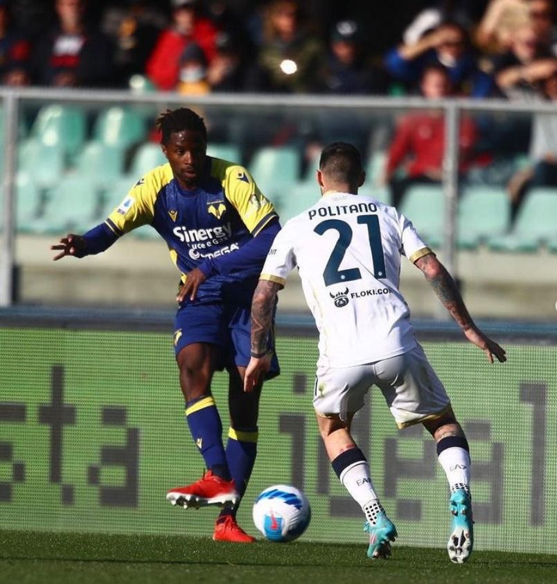  Tameze, ante Politano, dos de los refuerzos que suenan para el Valencia CF..