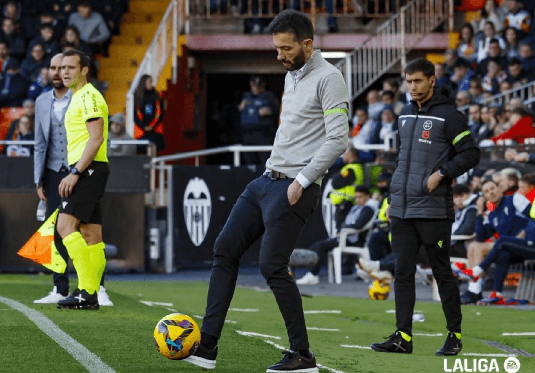  Carlos Corberán, ante el Celta de Vigo.