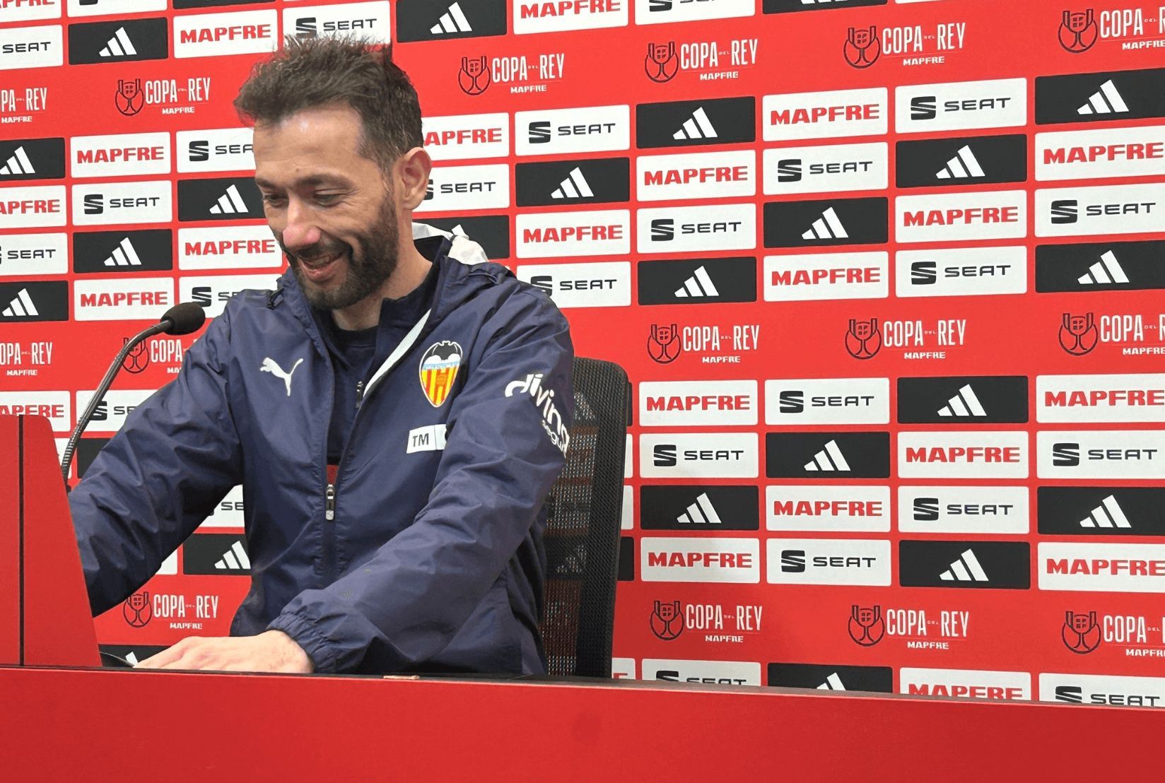 Carlos Corberán, en rueda de prensa