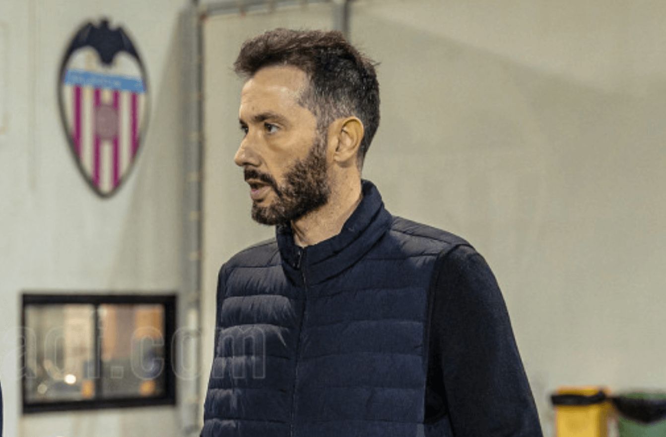 Carlos Corberán, en su primer día en la Ciudad Deportiva.