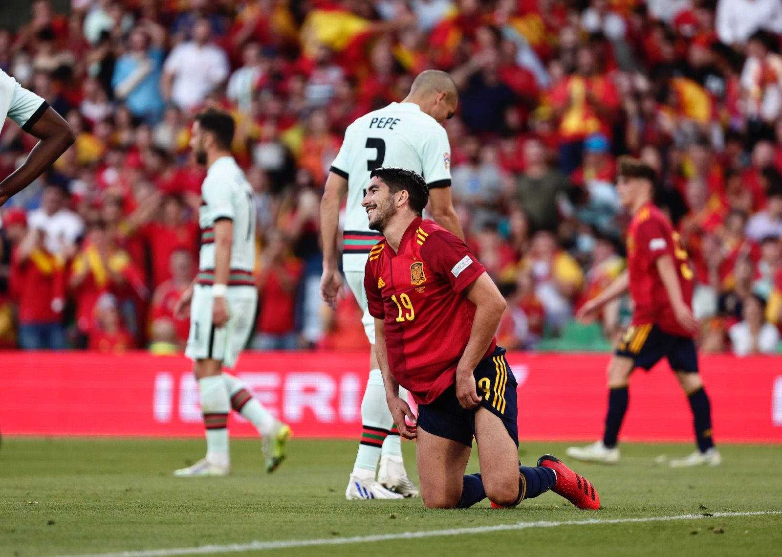  Carlos Soler, en el España - Portugal.