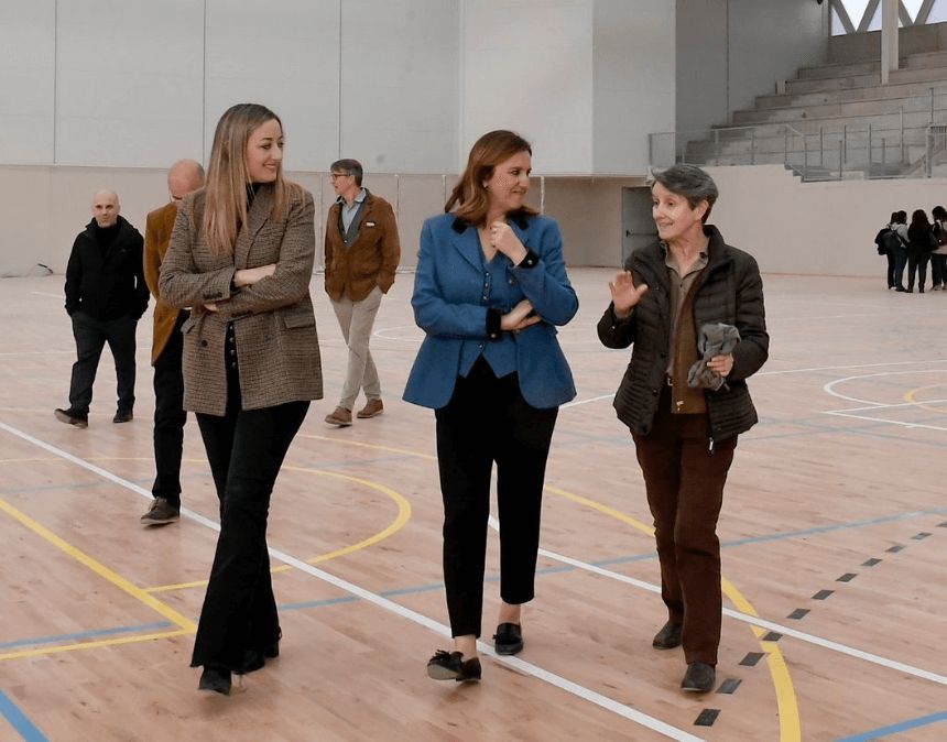 Catalá inaugura el polideportivo de Nou Molés
