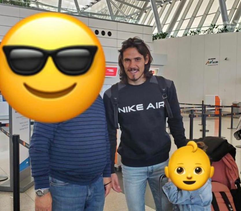 Cavani en el aeropuerto, ya está en España