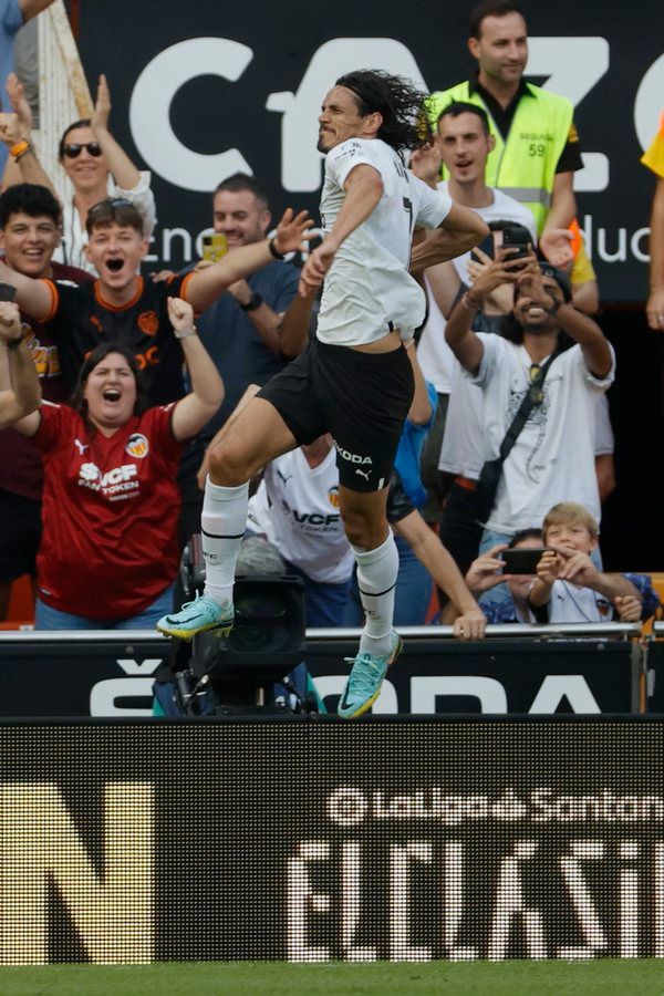  Cavani remonta para el Valencia CF