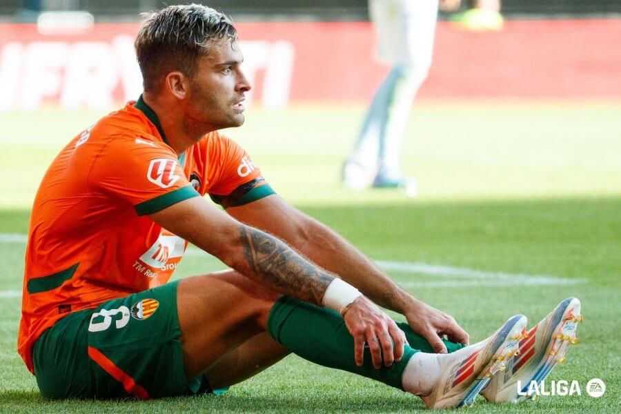 Hugo Duro cometió el segundo de los "penaltitos" que ha sufrido el Valencia CF esta temporada