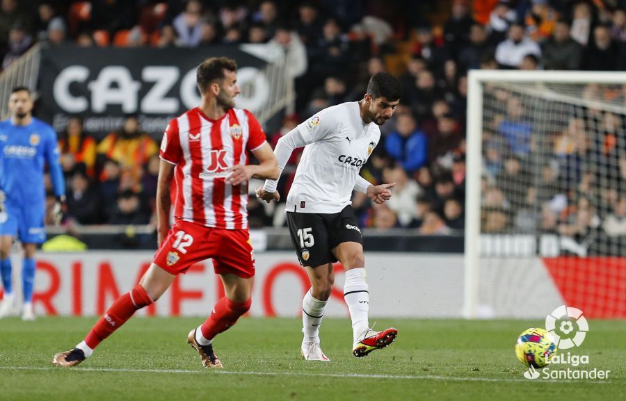 Cenk, durante el Valencia-Almería.