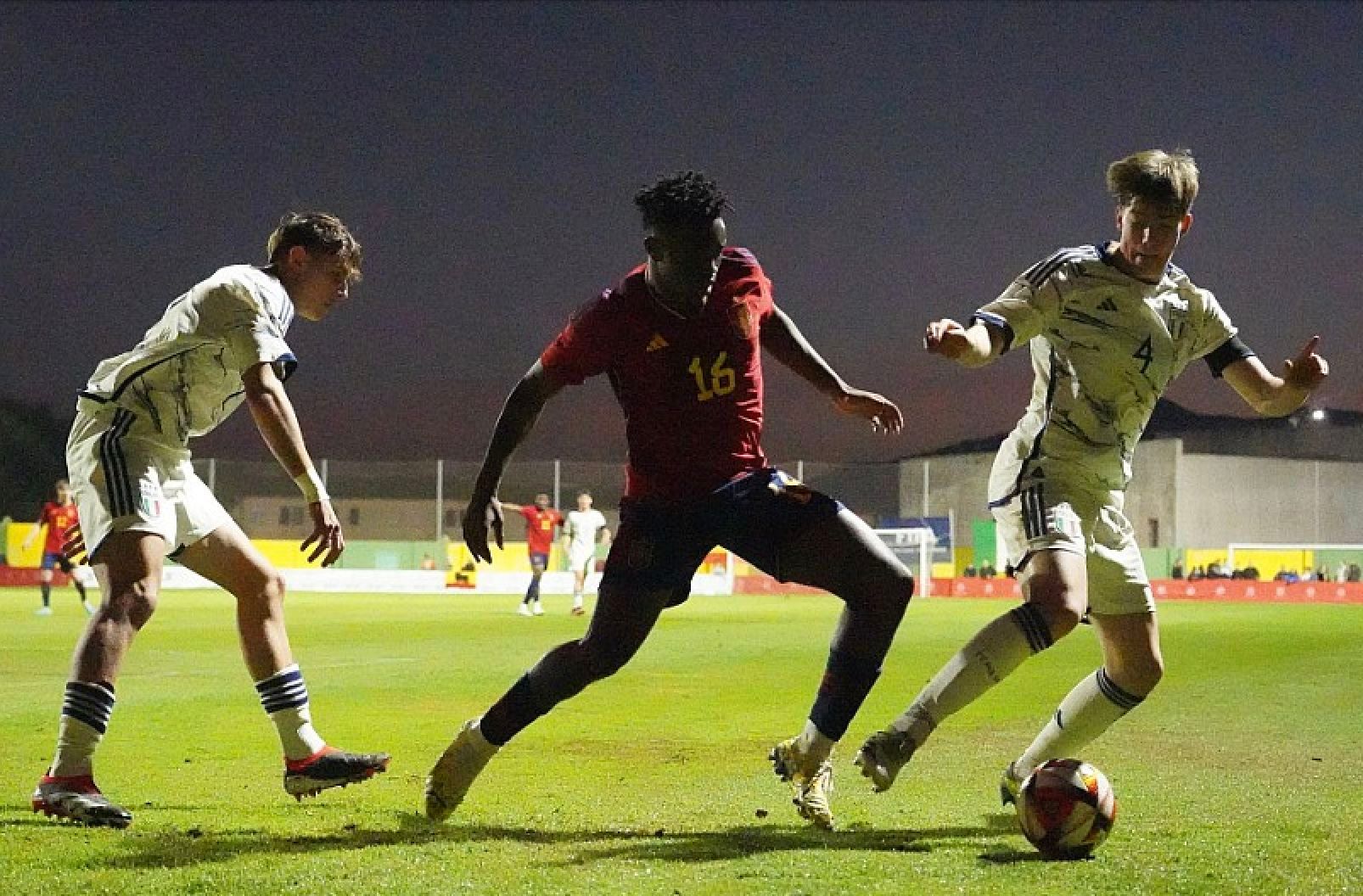 David Otorbi, con España sub 17.