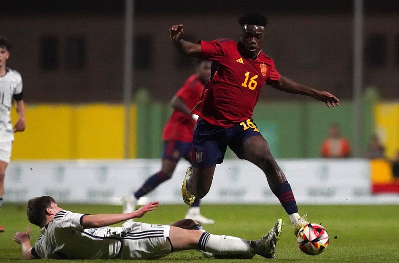  David Otorbi, con España sub 17.