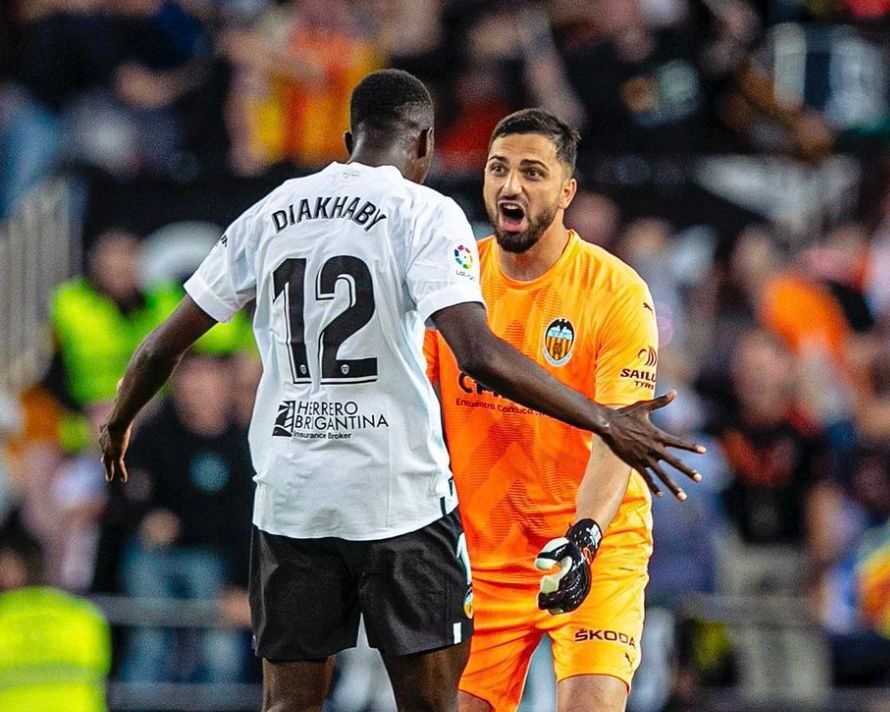 Diakhaby celebra el 1-1 en Mestalla