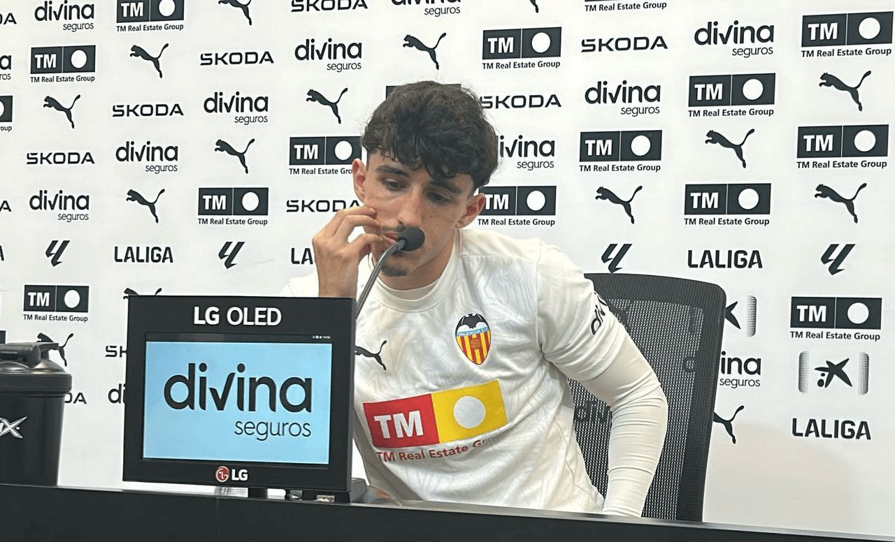 Diego López en rueda de prensa