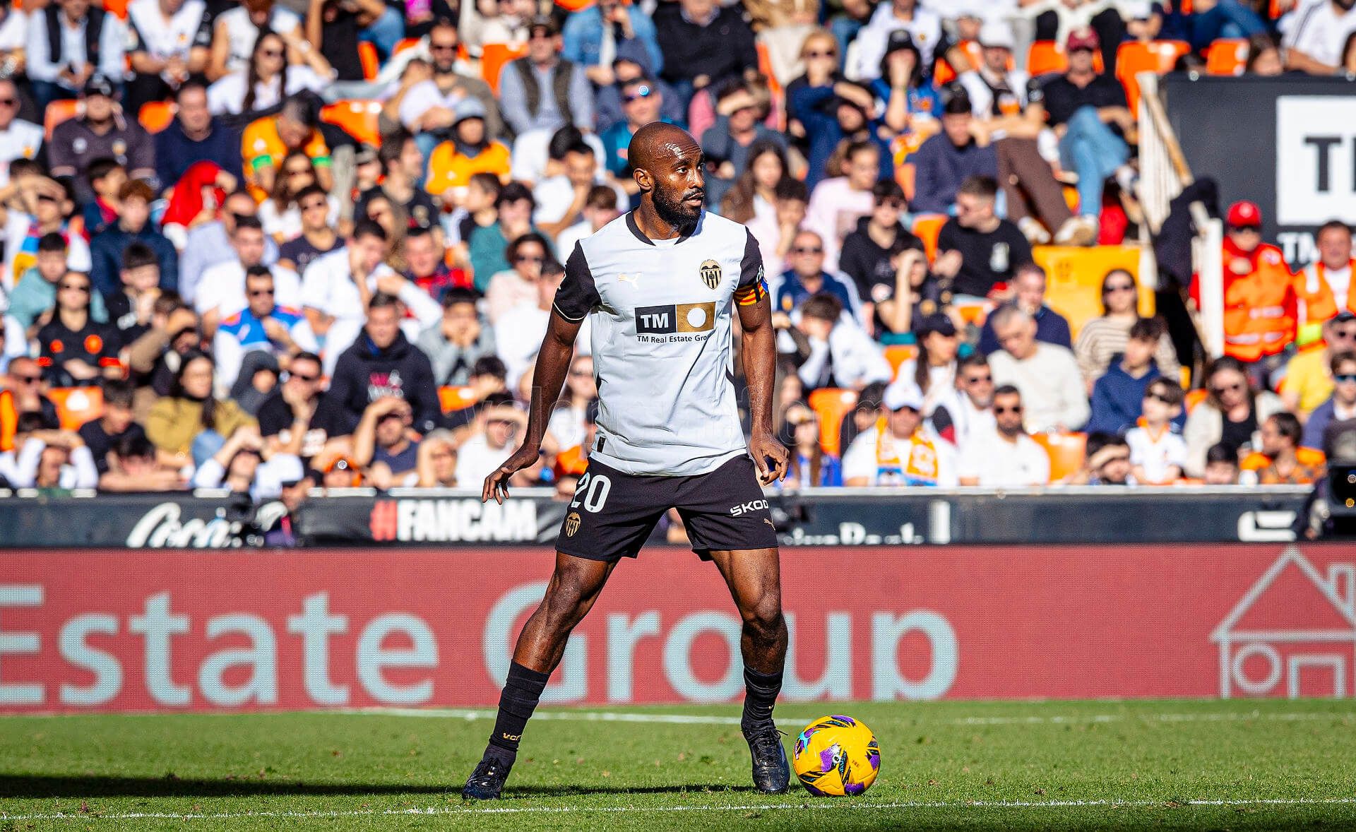  Dimitri Foulquier, ante el Deportivo Alavés.
