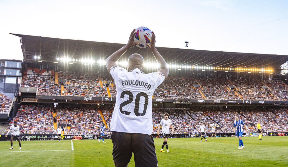  Dimitri Foulquier saca de banda