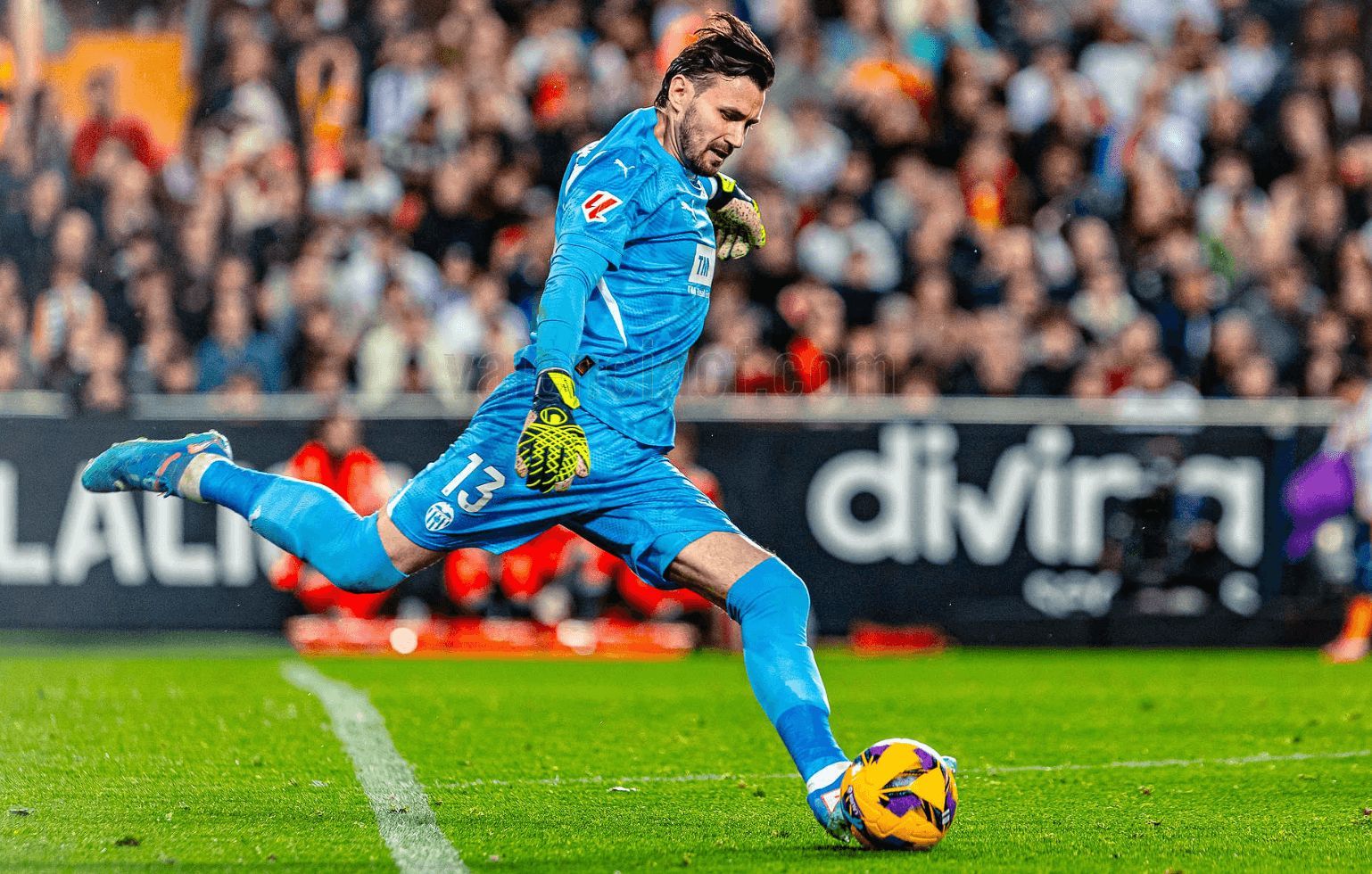  Dimitrievski, otro de los internacionales del Valencia CF