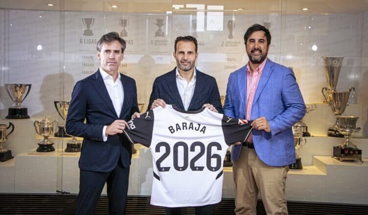  El día que Rubén Baraja renovó con el Valencia CF