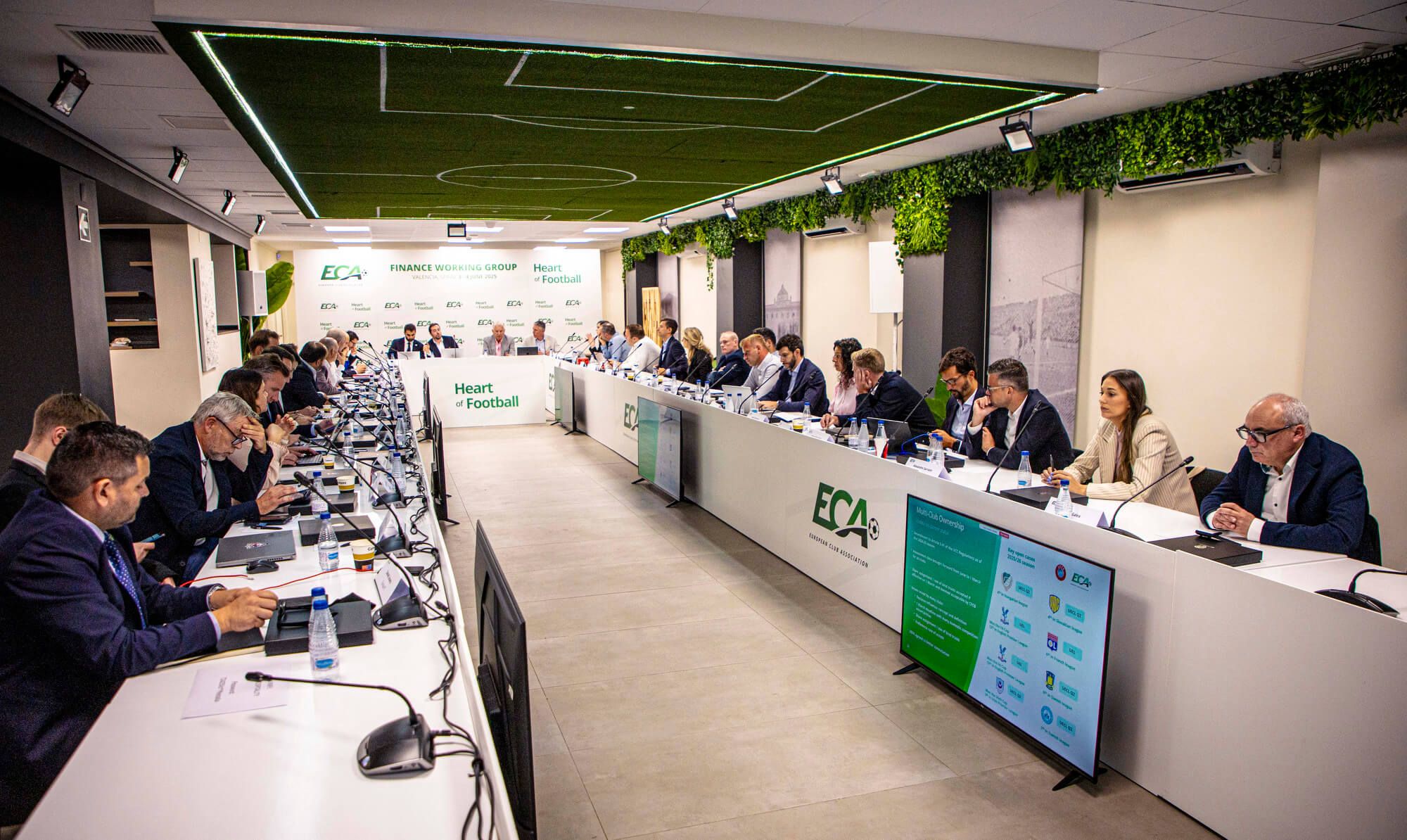 El Valencia CF muestra el Nou Mestalla a la élite europea