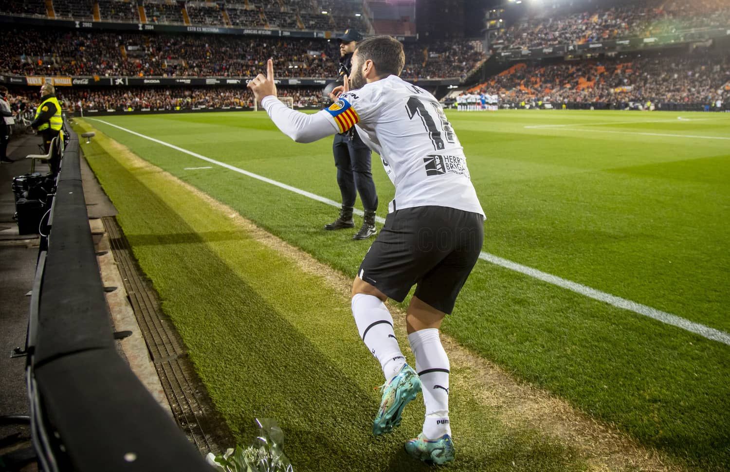 El Valencia CF rinde homenaje a José Tarazona.