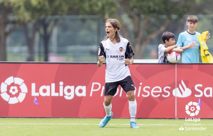 El Valencia CF se come al Barça en LaLiga Promises Internacional.