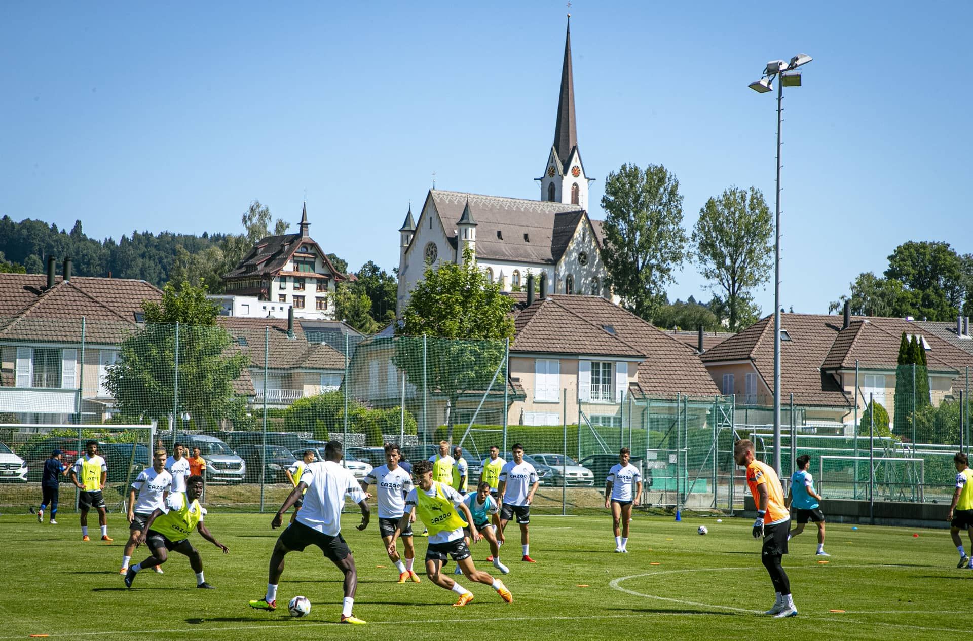  El Valencia CF ya se ejercita en Suiza.